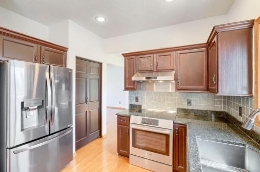 Upgraded Stove & Nice Storage Area For Pantry