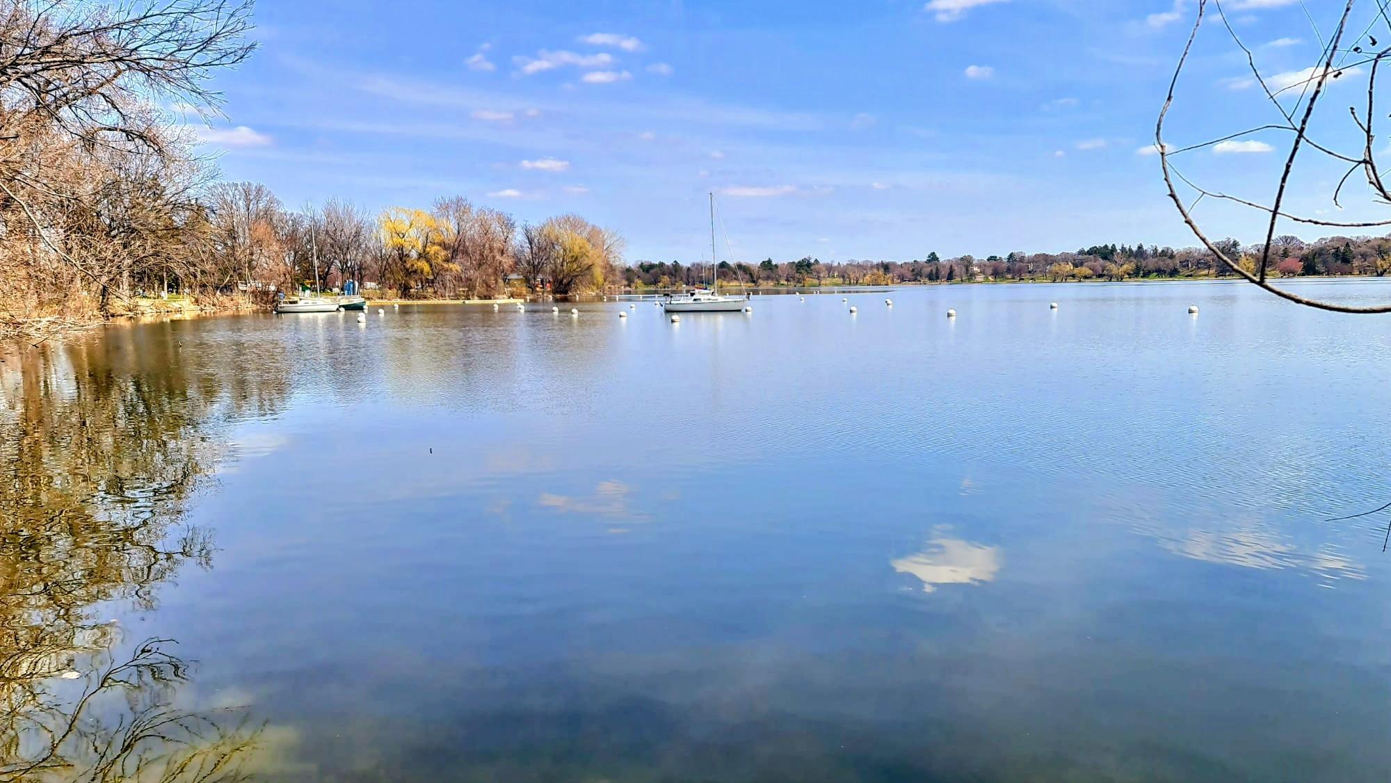 A perfect spot for a stroll with picturesque views!