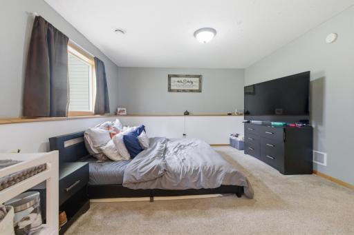 11825 Joneswood Drive, Baxter, MN 56425