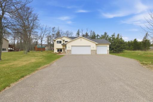 11825 Joneswood Drive, Baxter, MN 56425