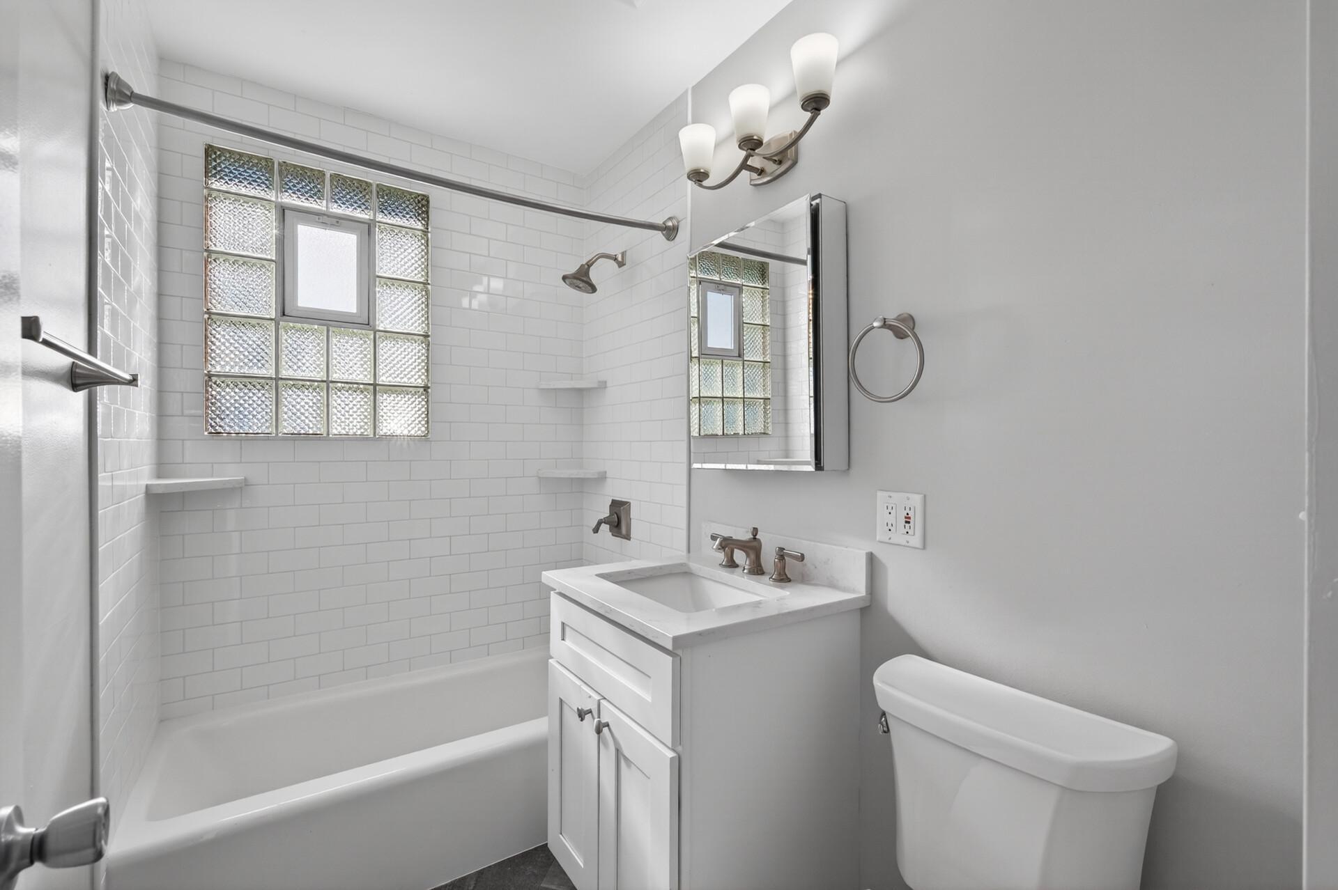 Remodeled Main Floor Full Bath