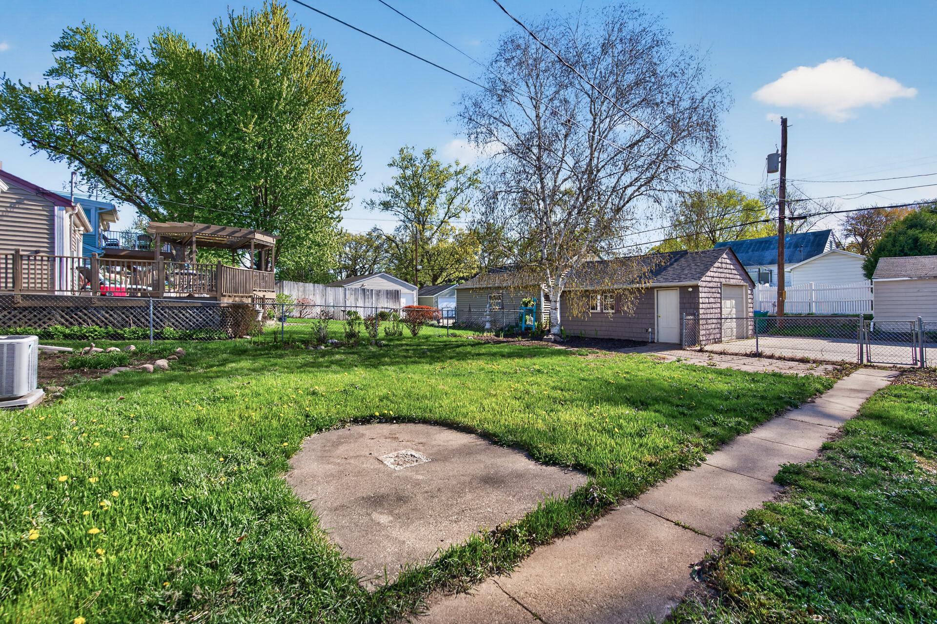 Large, flat yard!
