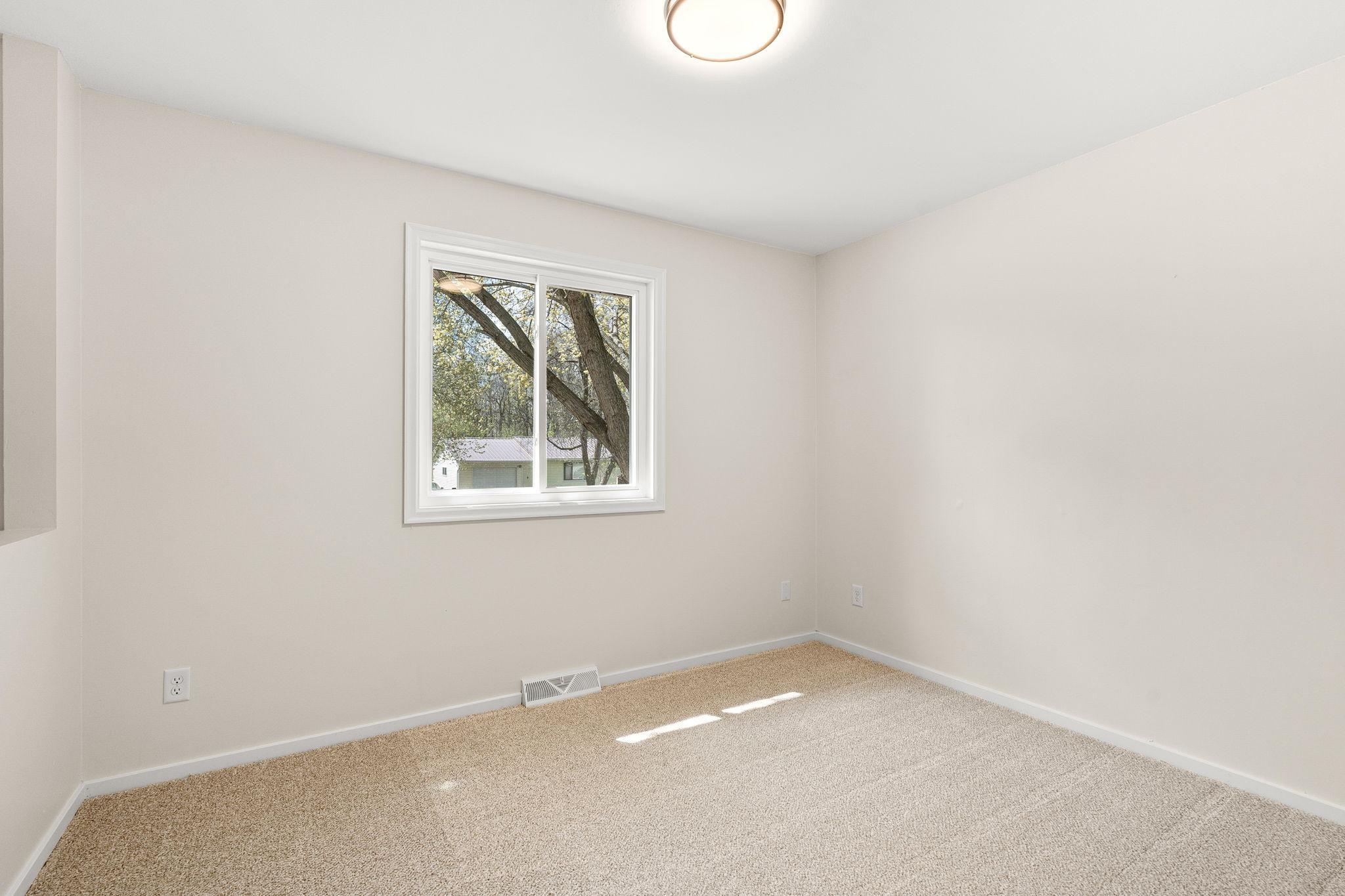 45-web-or-mls-2333-4th-ave-nw.jpg