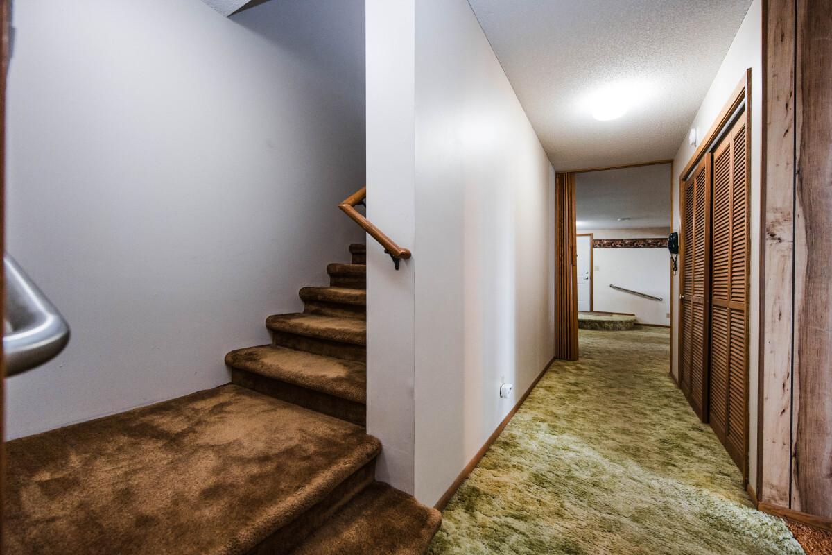 Stairway to Main Level
