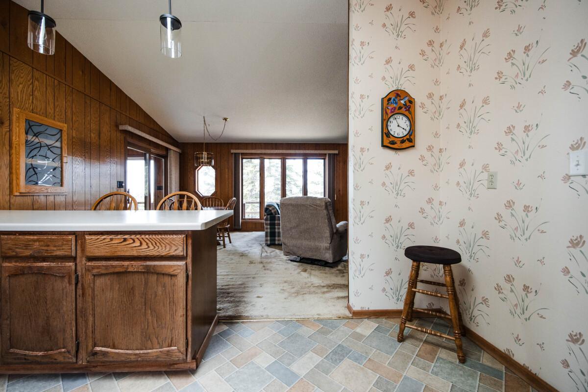 Entrance to LR/Kitchen