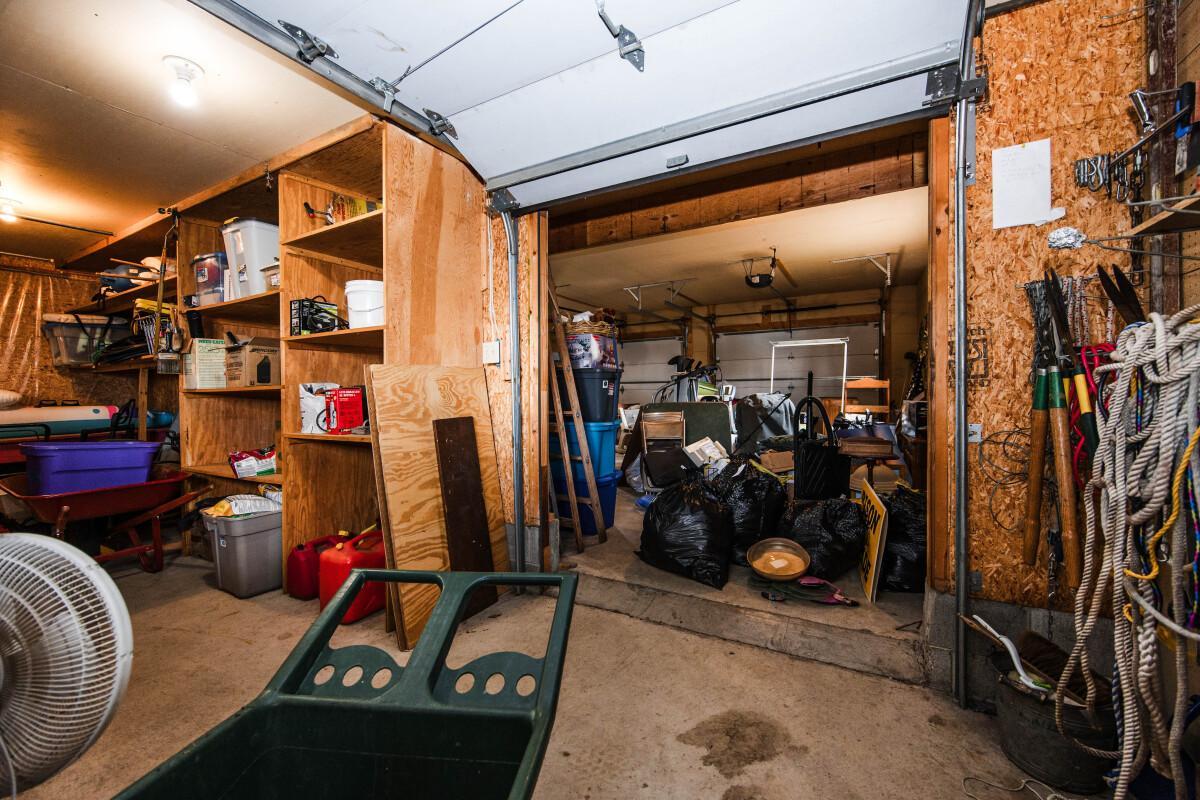 Lakeside Access to Bonus Storage Room
