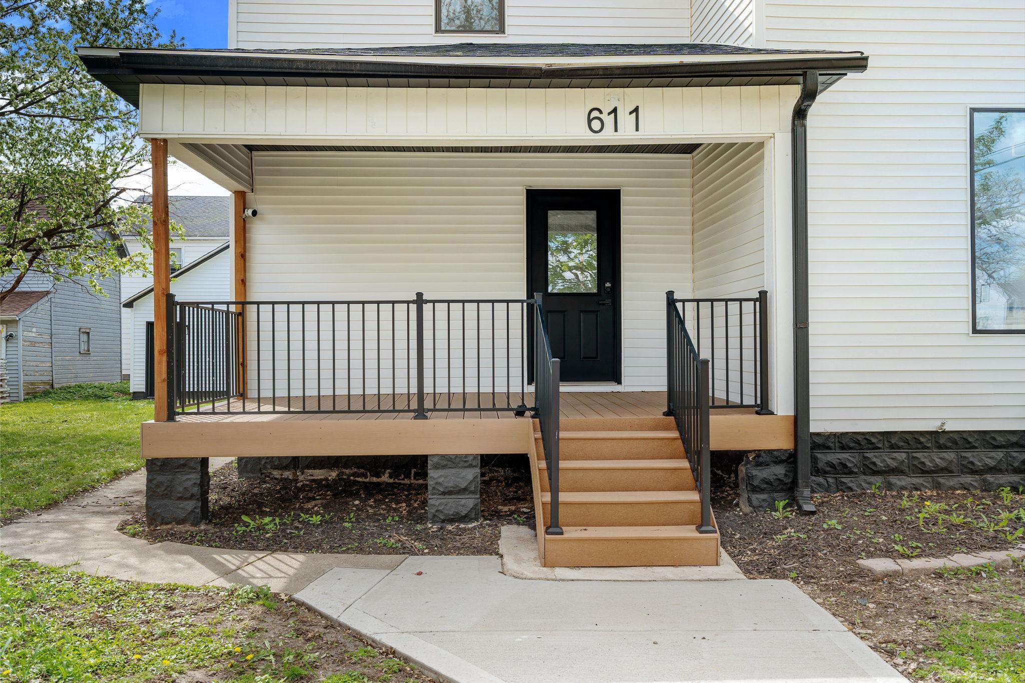 4-web-or-mls-611-3rd-st-nw.jpg