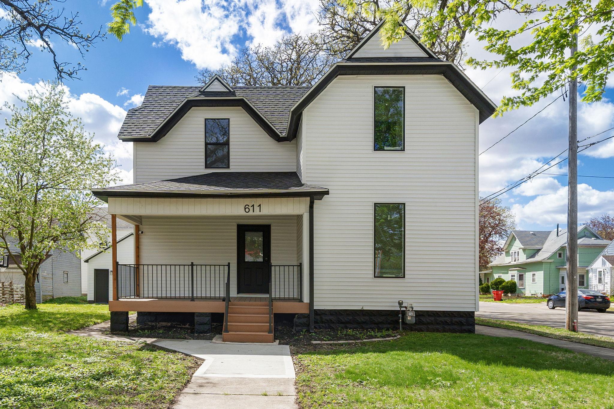 1-web-or-mls-611-3rd-st-nw.jpg