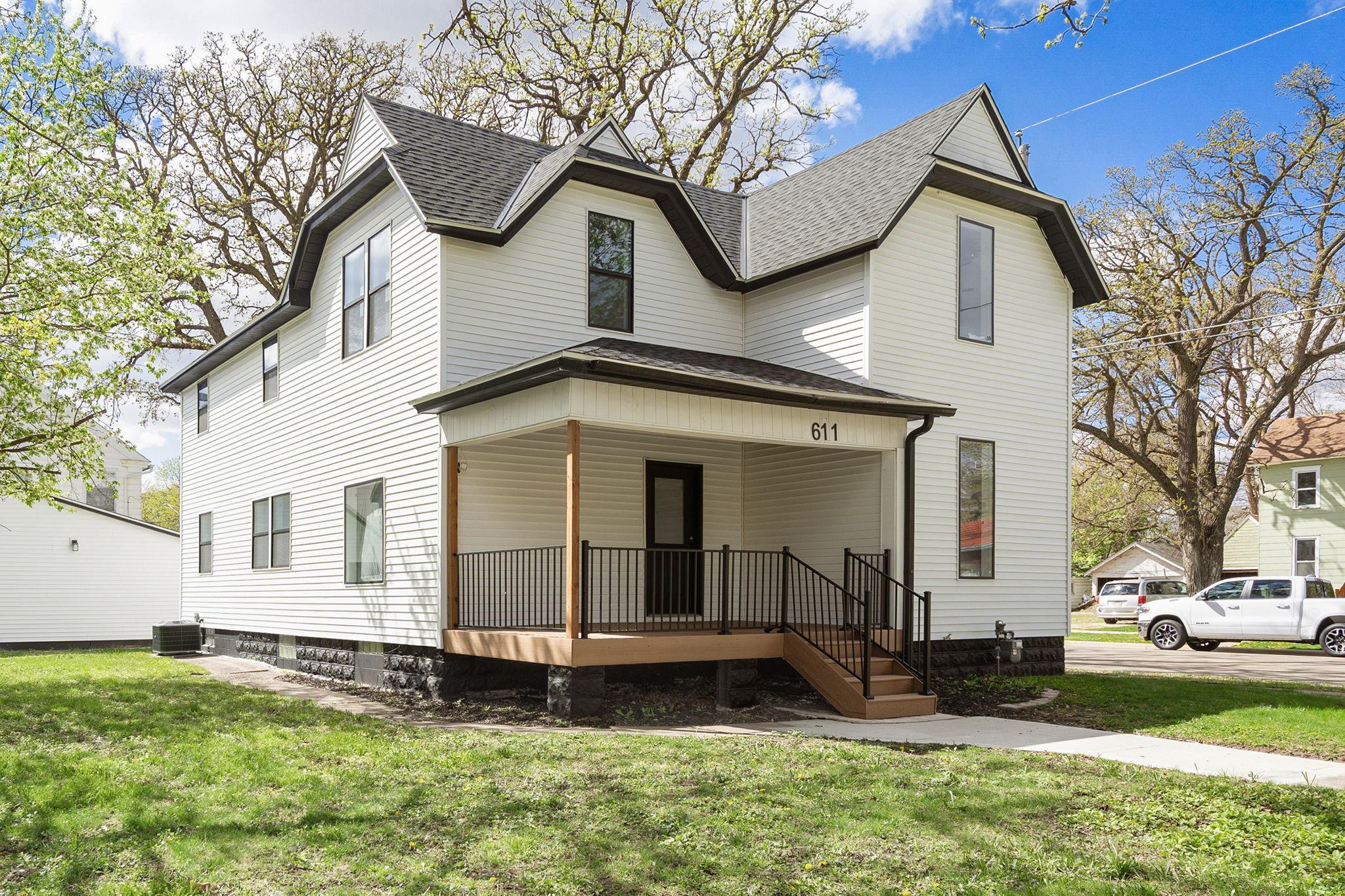 3-web-or-mls-611-3rd-st-nw.jpg