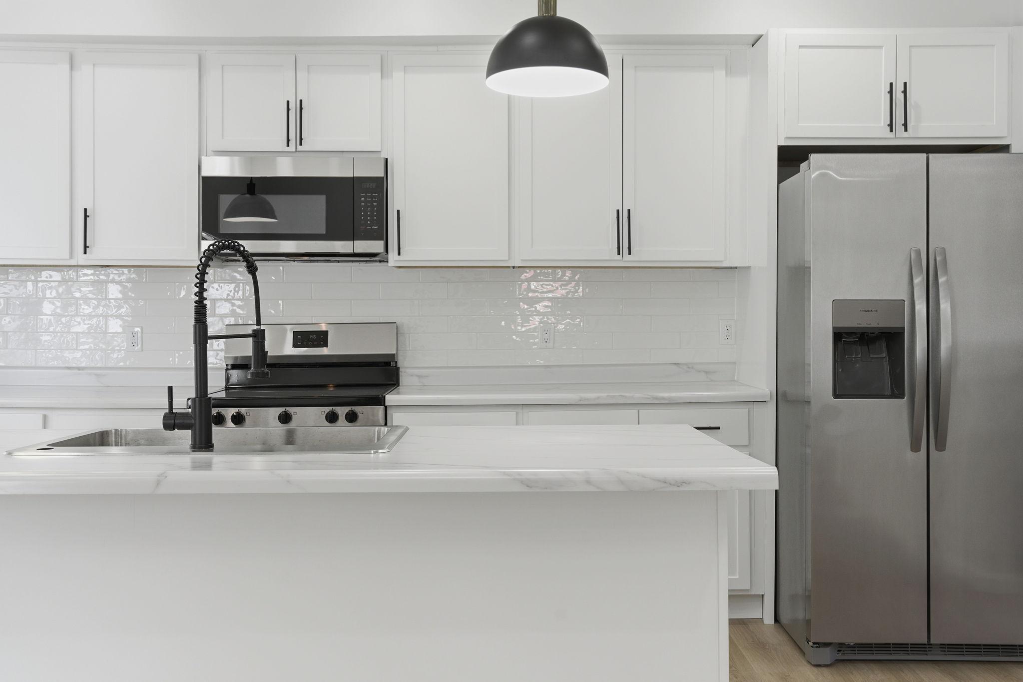 19-web-or-mls-611-3rd-st-nw.jpg
