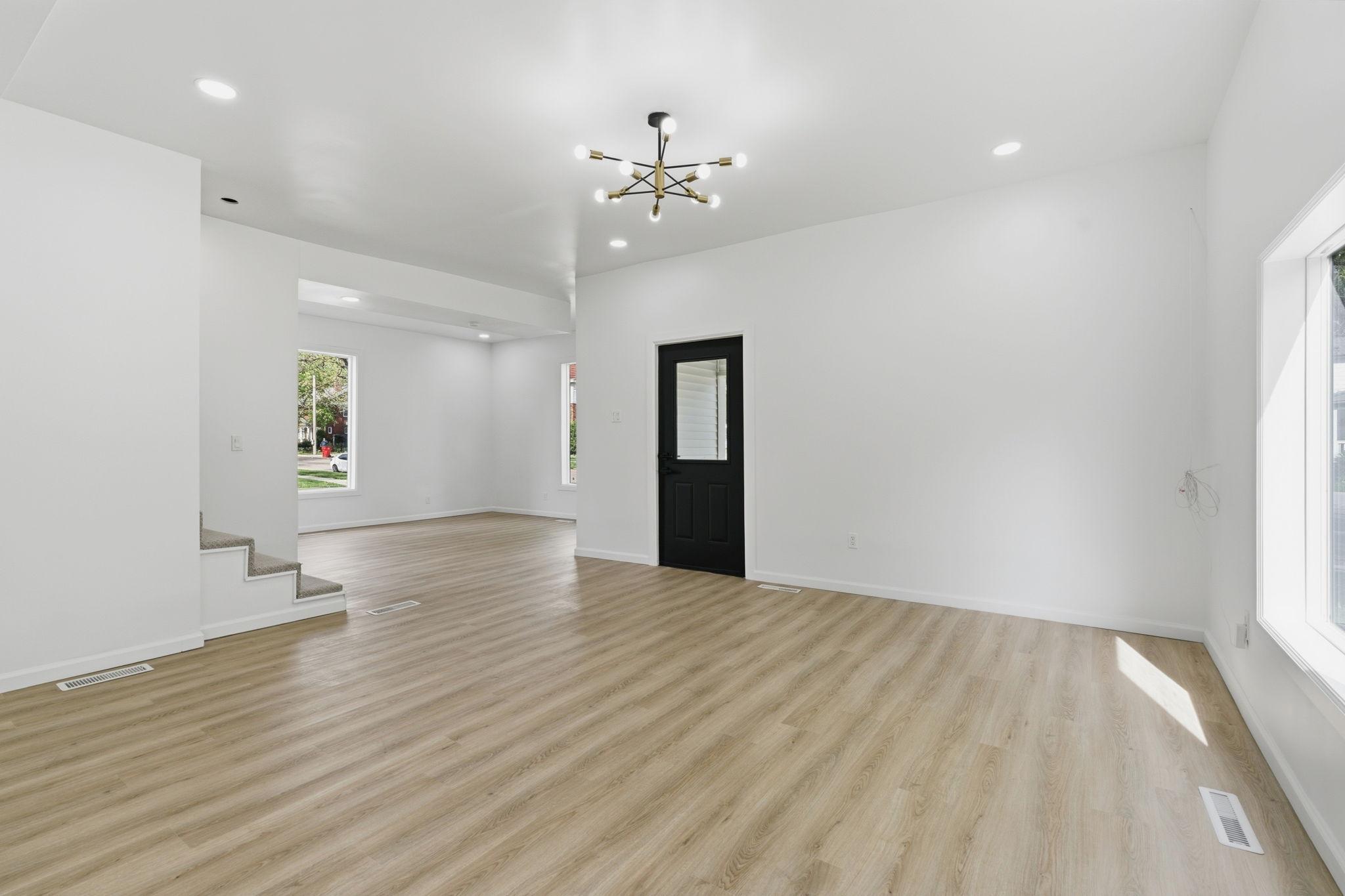 16-web-or-mls-611-3rd-st-nw.jpg