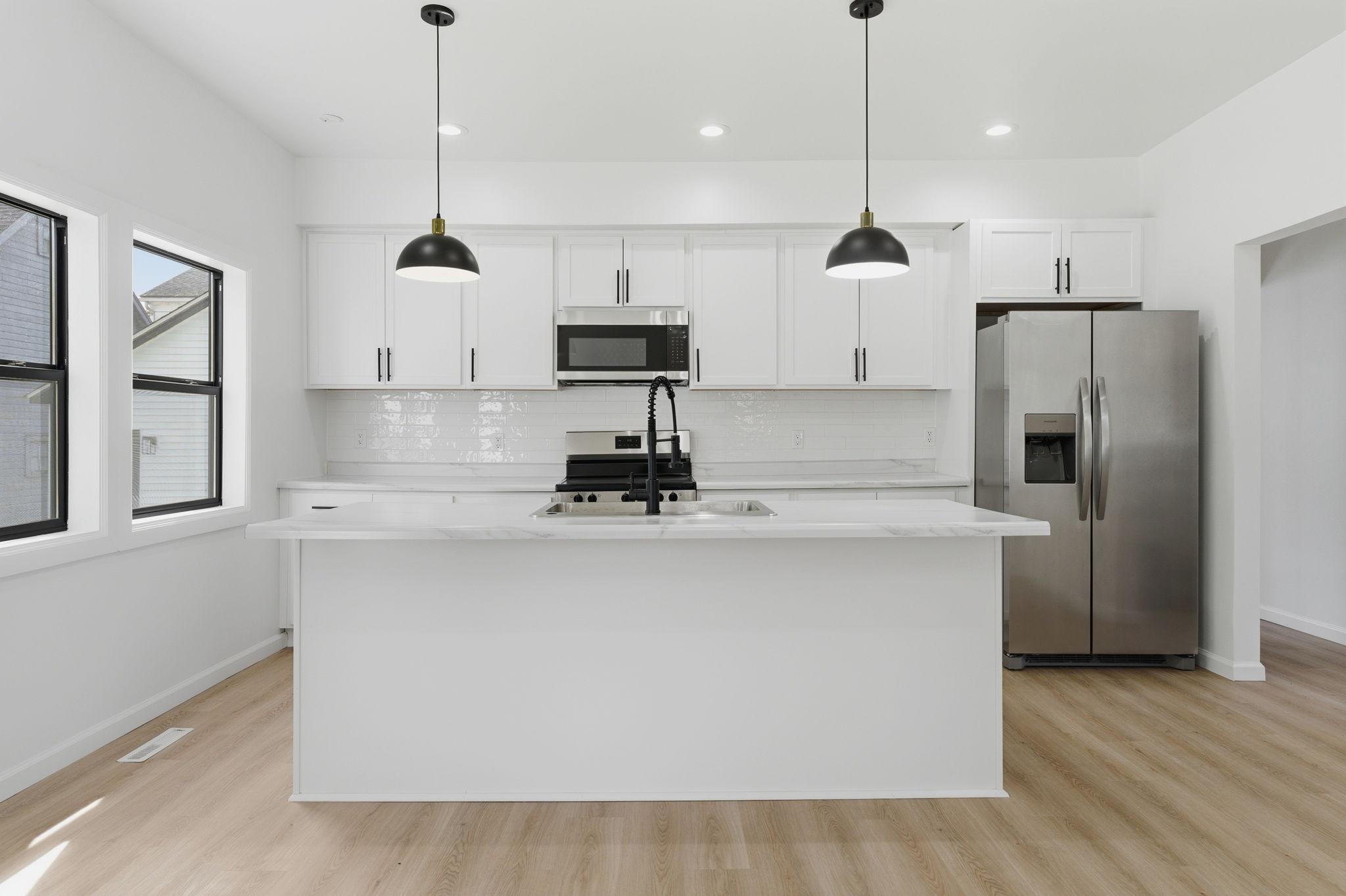 18-web-or-mls-611-3rd-st-nw.jpg