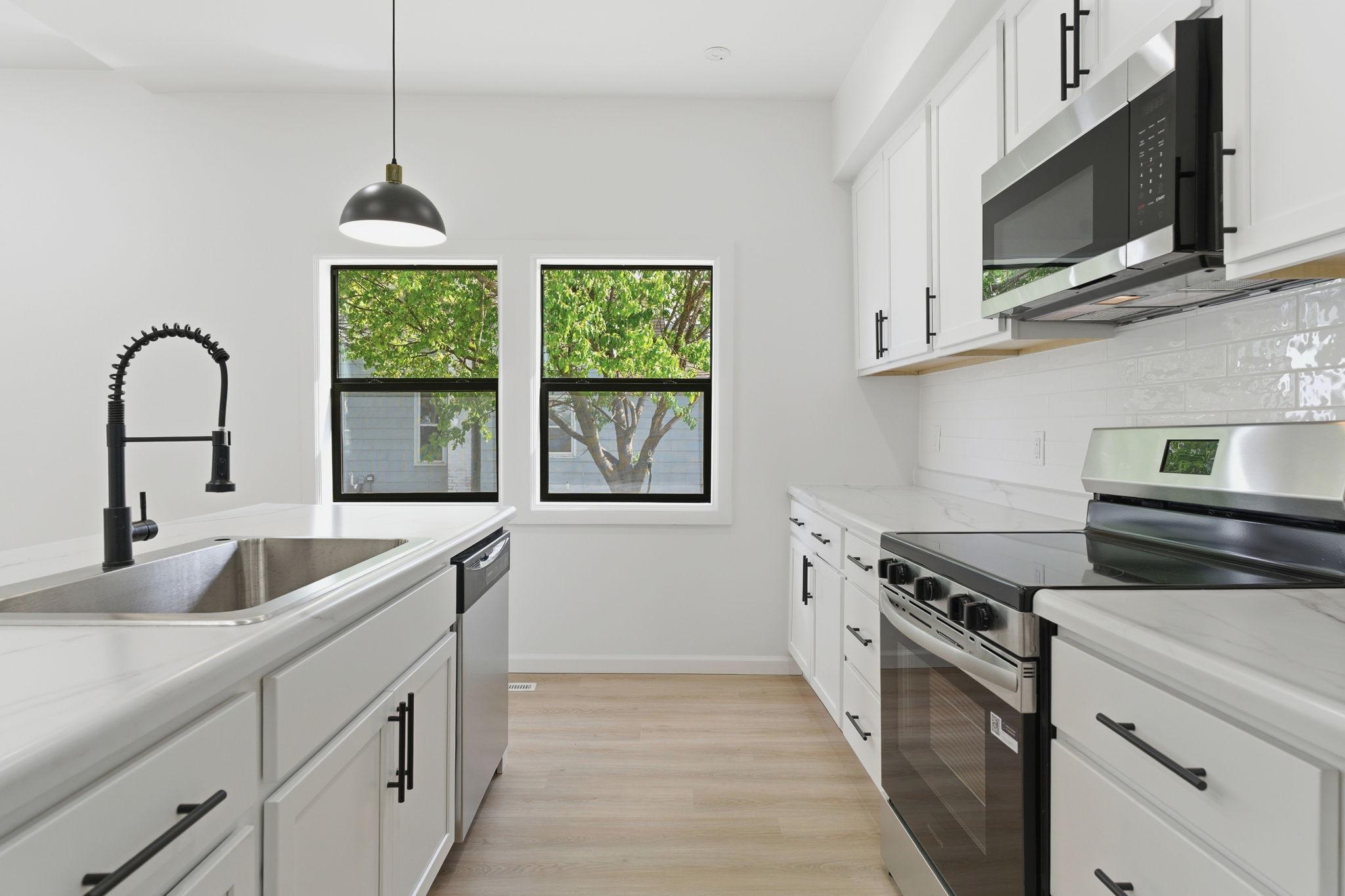 22-web-or-mls-611-3rd-st-nw.jpg