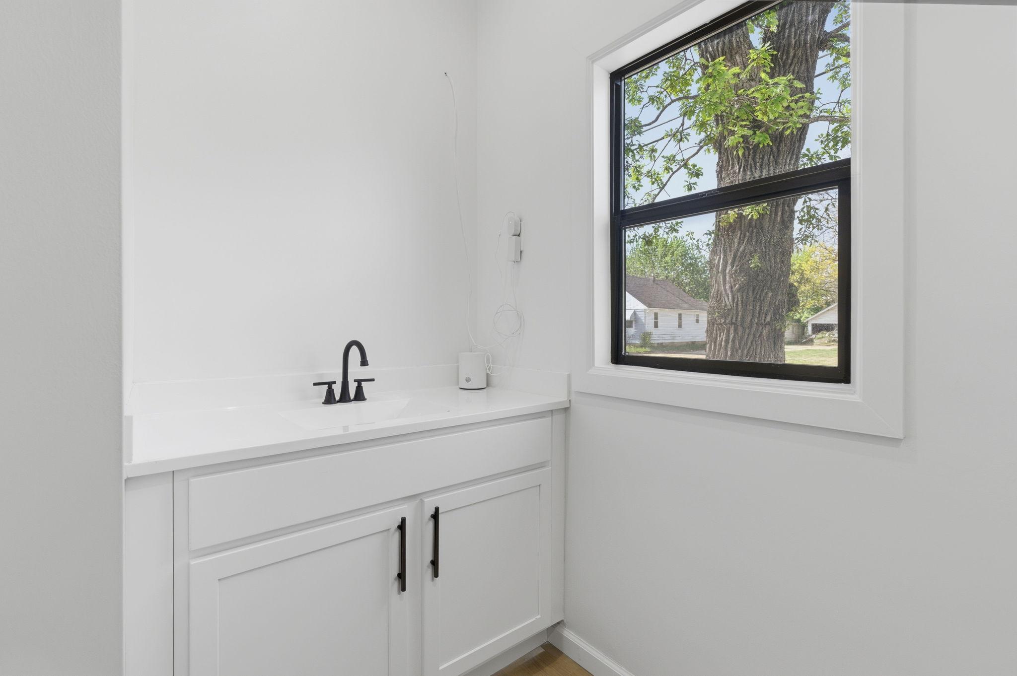 39-web-or-mls-611-3rd-st-nw.jpg