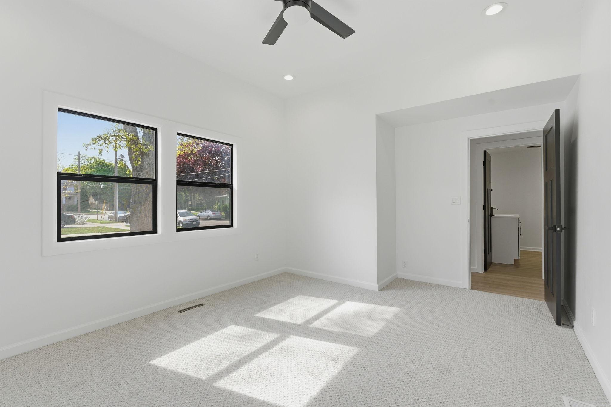 35-web-or-mls-611-3rd-st-nw.jpg