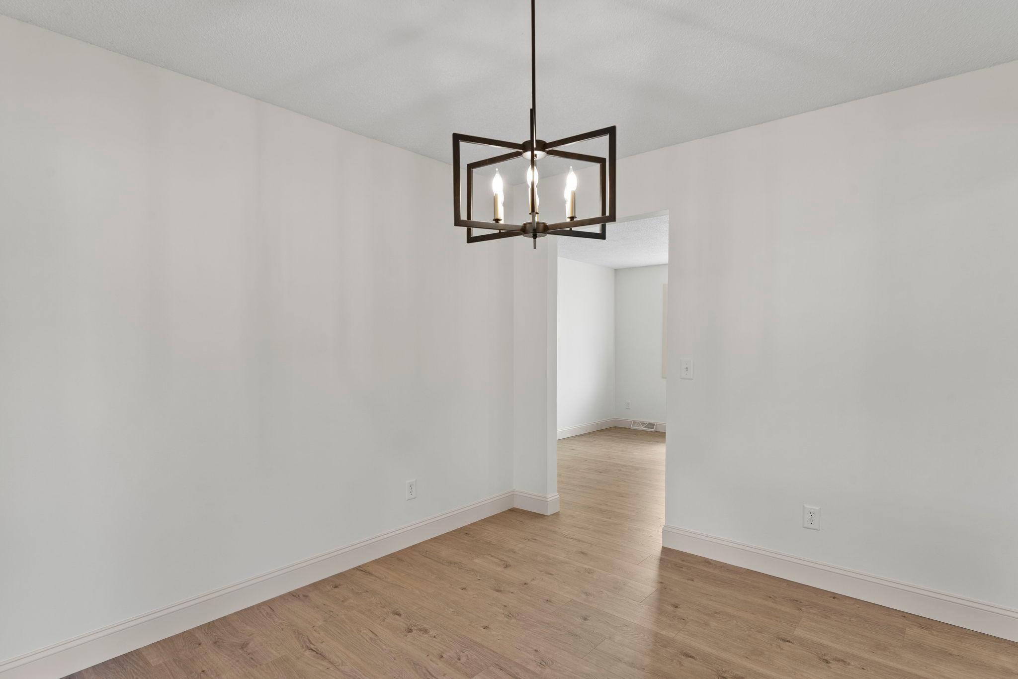 19-web-or-mls-1600 Roosevelt Dr-58.jpg