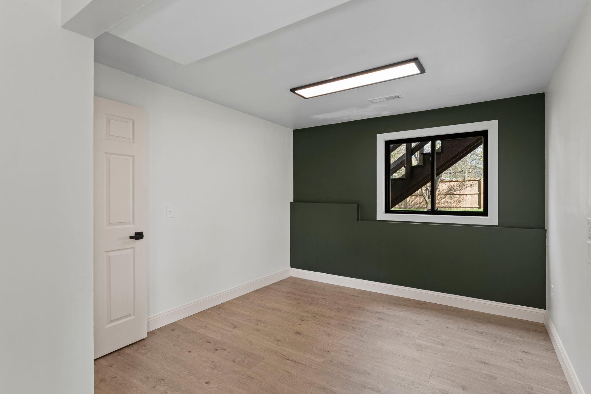 43-web-or-mls-1600 Roosevelt Dr-118.jpg