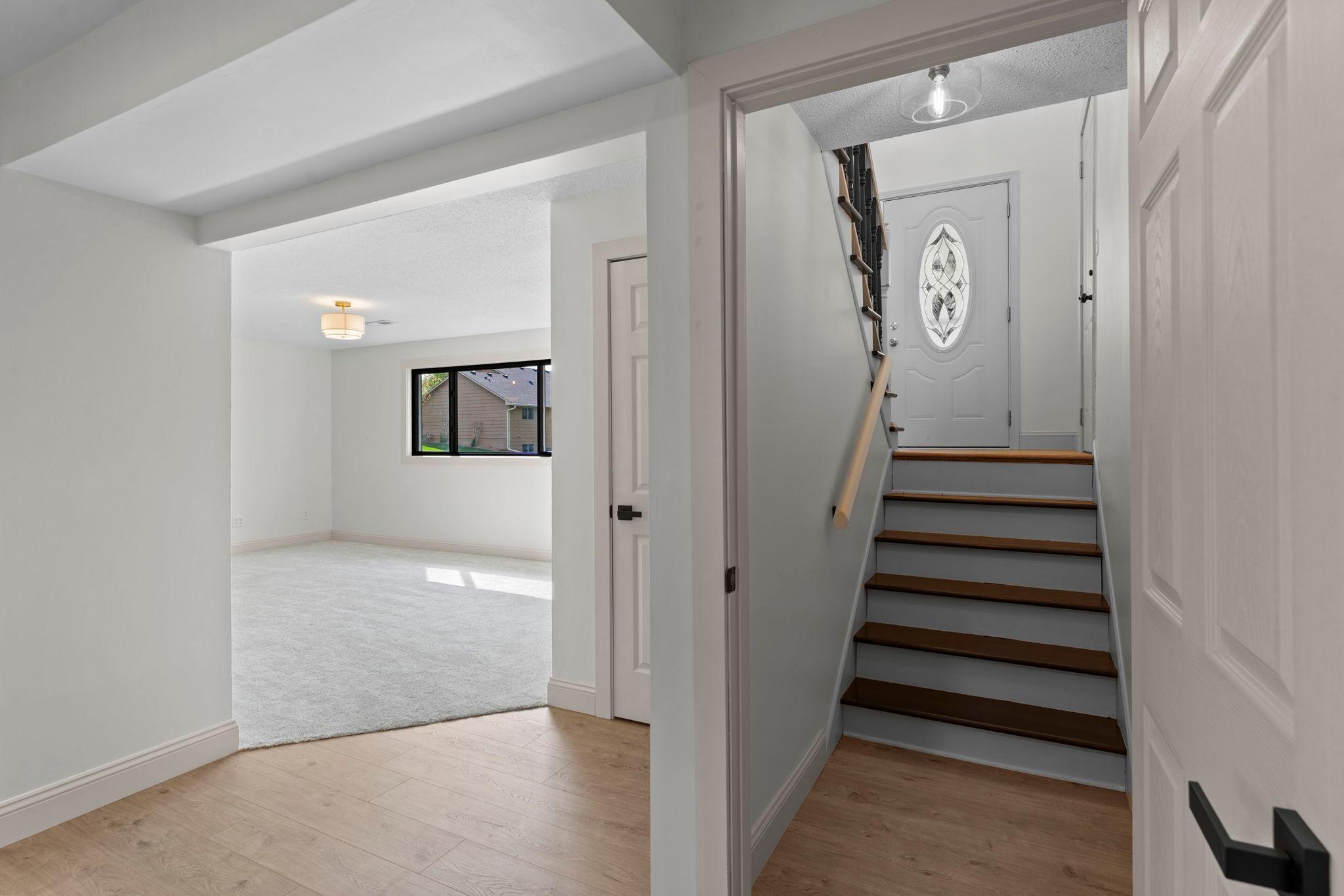 32-web-or-mls-1600 Roosevelt Dr-113.jpg