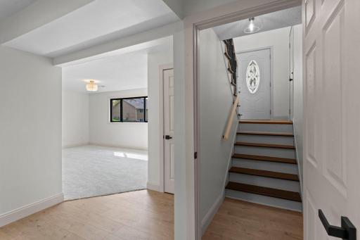 32-web-or-mls-1600 Roosevelt Dr-113.jpg