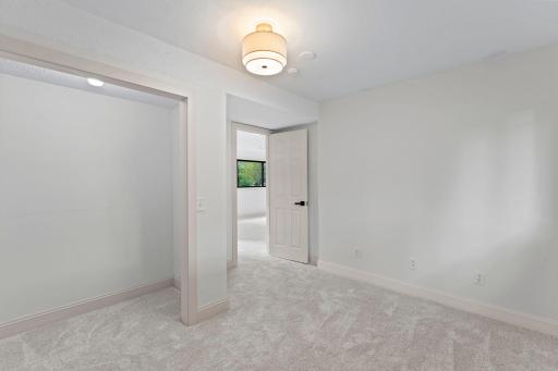 42-web-or-mls-1600 Roosevelt Dr-178.jpg