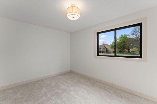 39-web-or-mls-1600 Roosevelt Dr-163.jpg