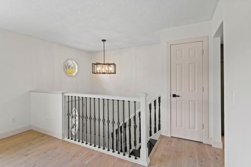 31-web-or-mls-1600 Roosevelt Dr-108.jpg