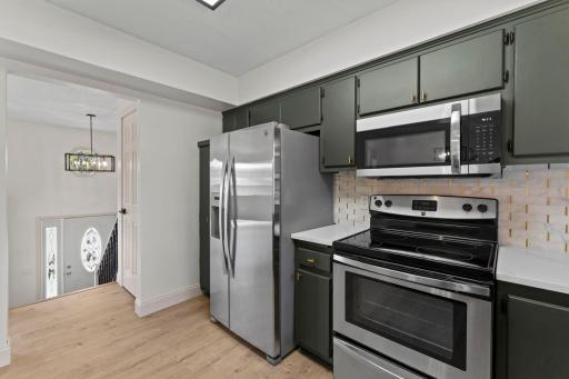 23-web-or-mls-1600 Roosevelt Dr-78.jpg