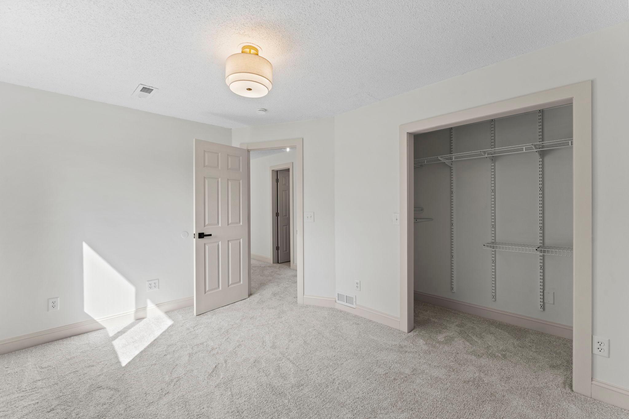 40-web-or-mls-1600 Roosevelt Dr-168.jpg