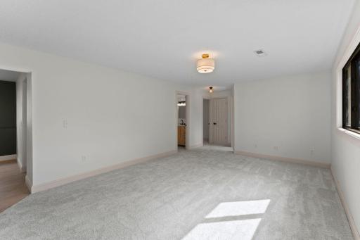 33-web-or-mls-1600 Roosevelt Dr-138.jpg