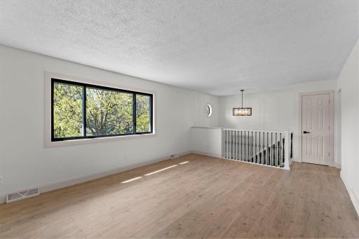 17-web-or-mls-1600 Roosevelt Dr-18.jpg