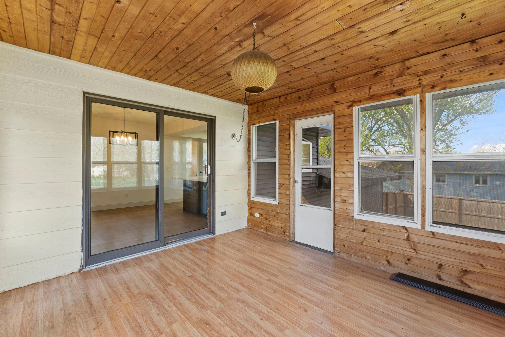 50-web-or-mls-1600 Roosevelt Dr-98.jpg