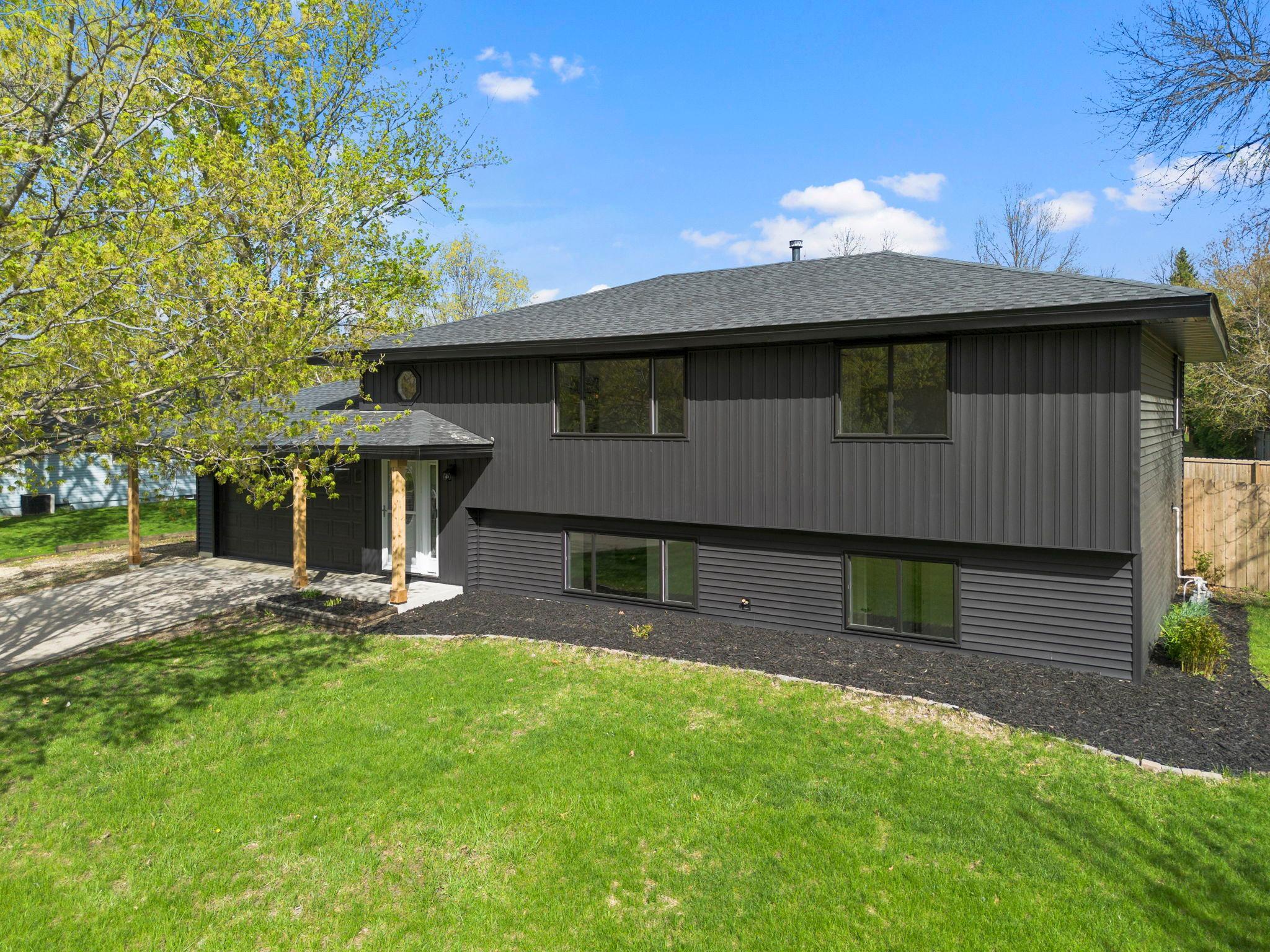 11-web-or-mls-1600 Roosevelt Dr-242.jpg