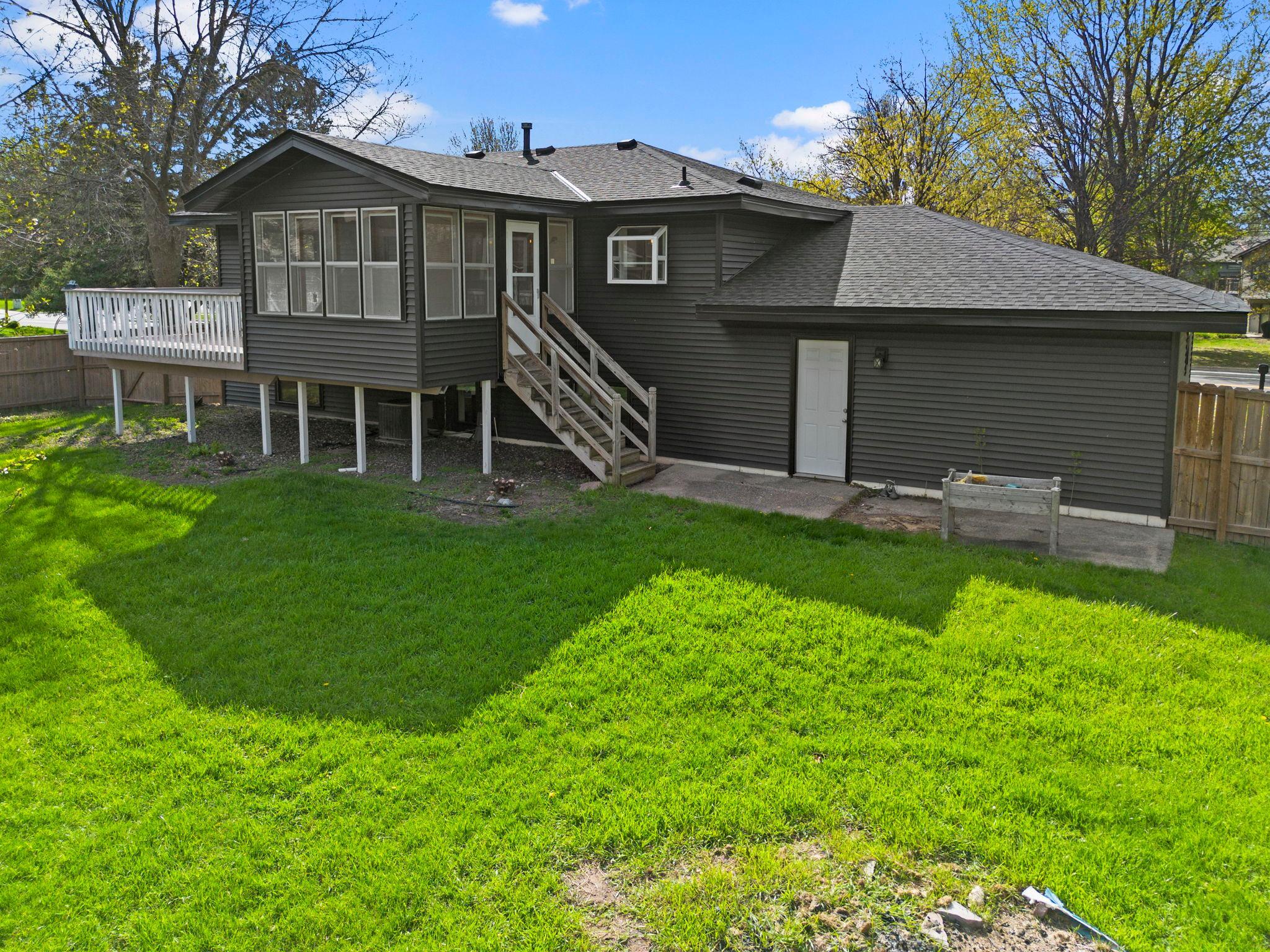 59-web-or-mls-1600 Roosevelt Dr-250.jpg