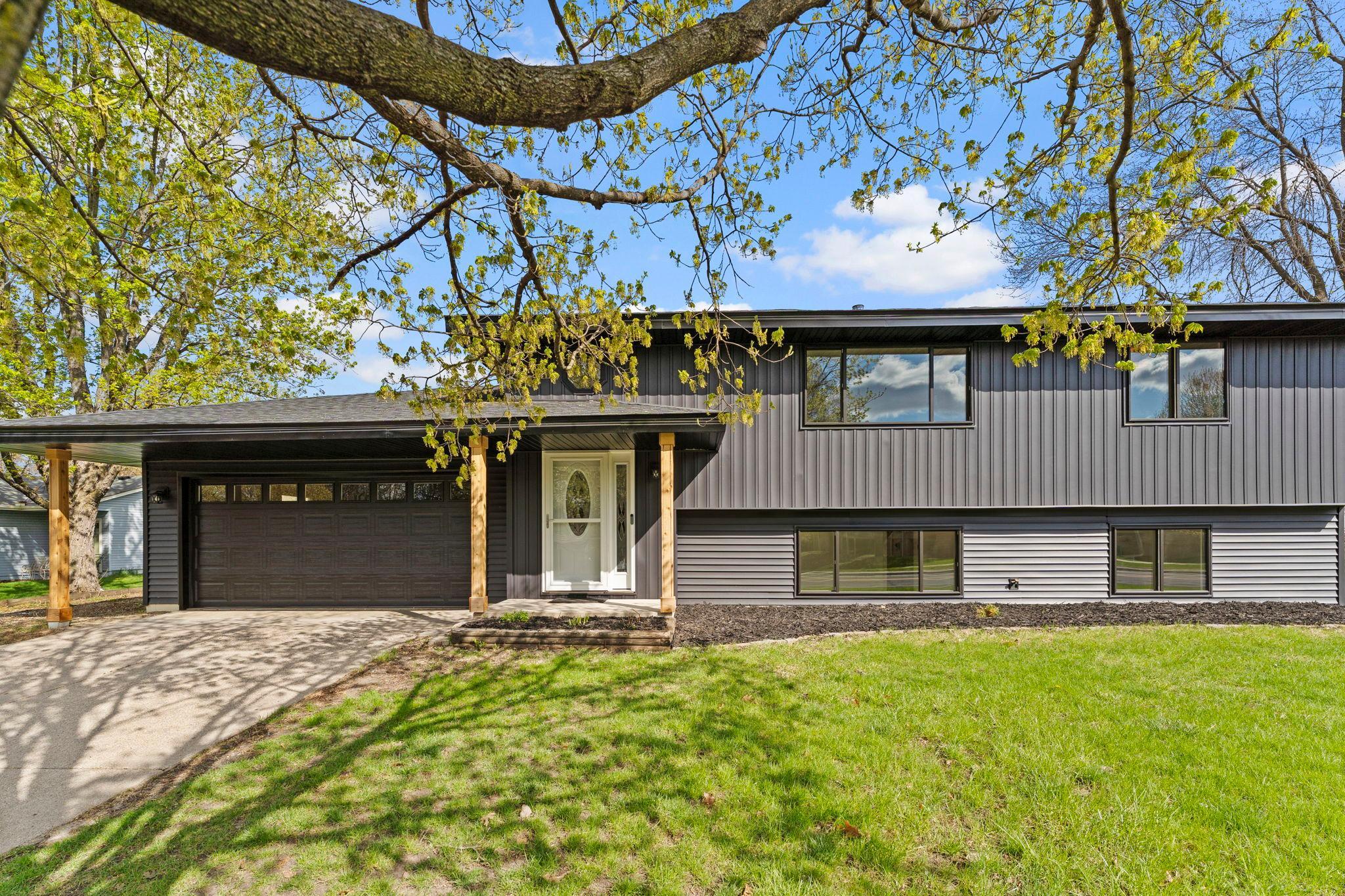8-web-or-mls-1600 Roosevelt Dr-228.jpg