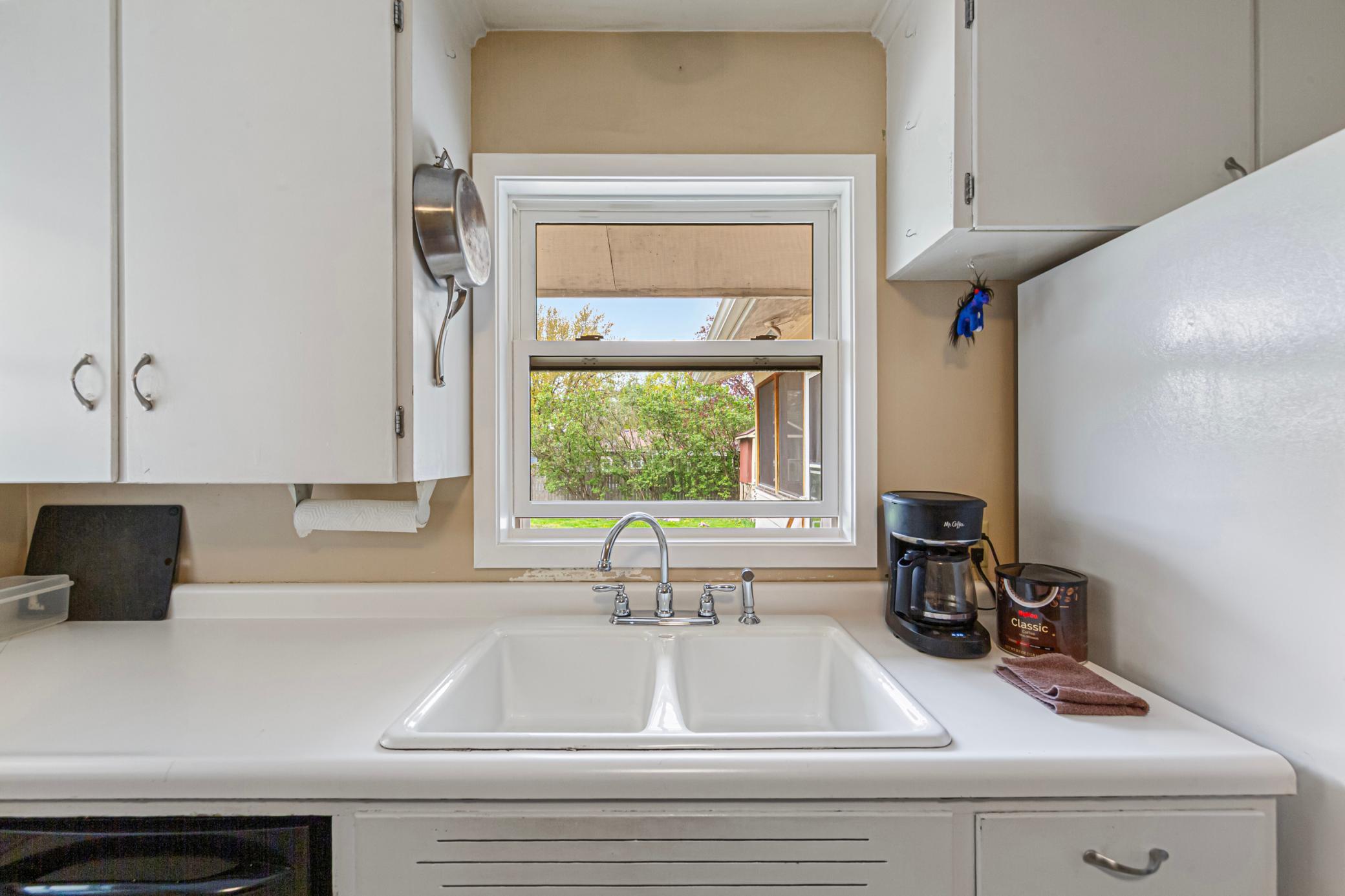 22 kitchen.jpg