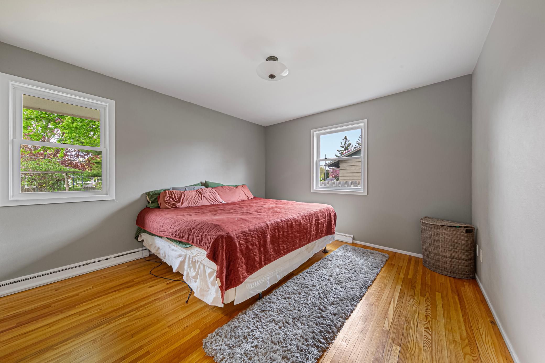 24 main bedroom.jpg
