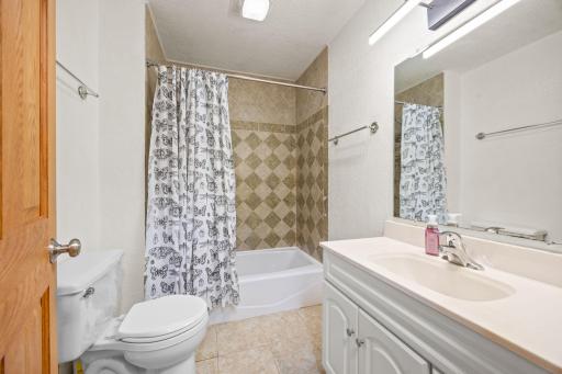 4035 White Bear Avenue N, White Bear Lake, MN 55110