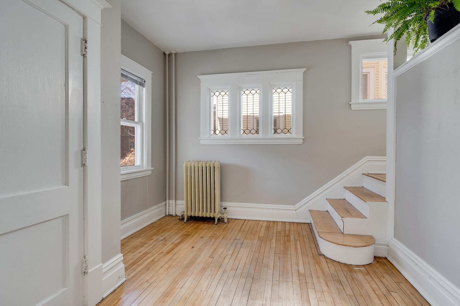 2305 Garfield - Entryway 1.jpg
