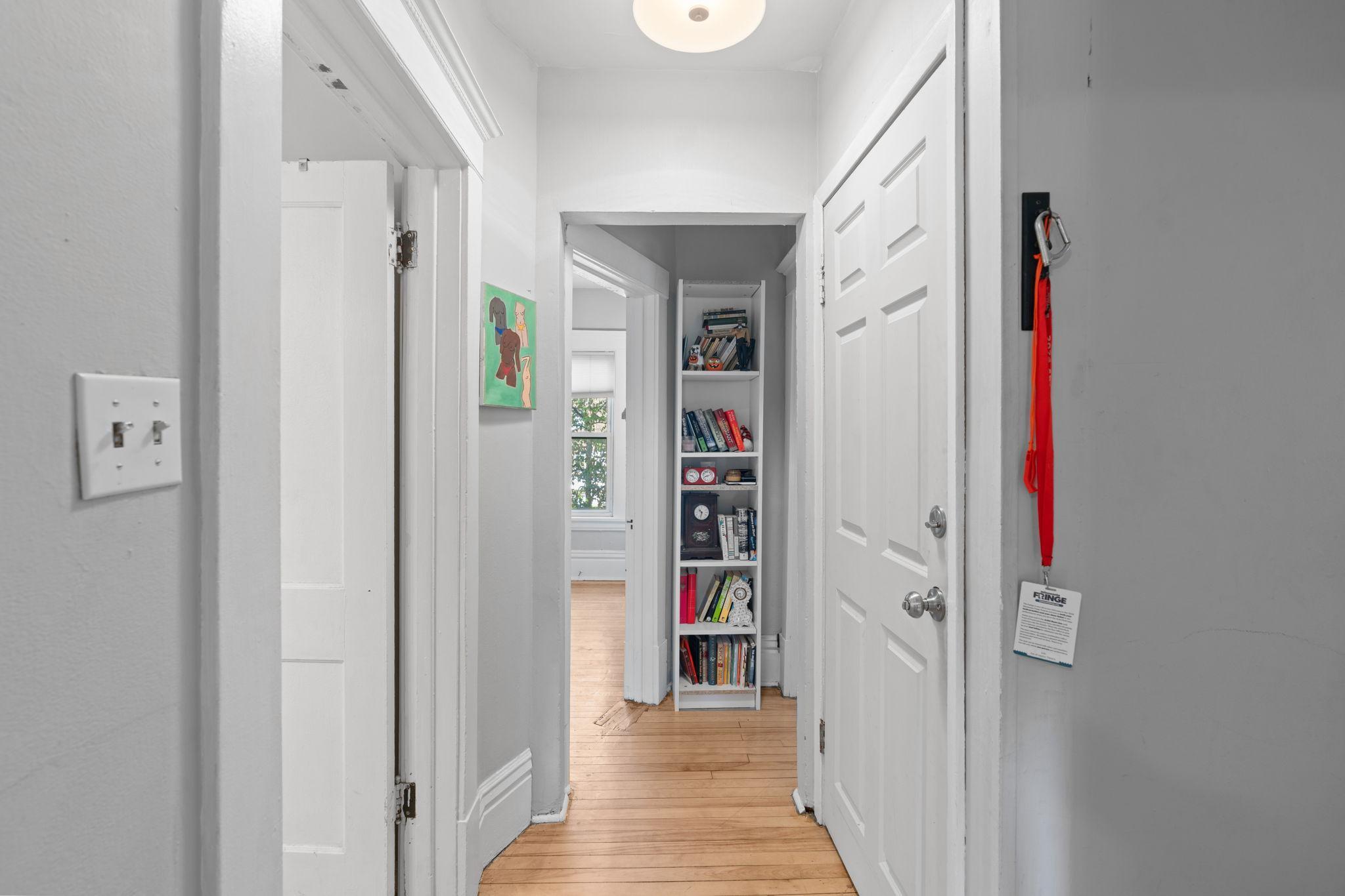 53-web-or-mls-2305 Garfield Ave-53.jpg