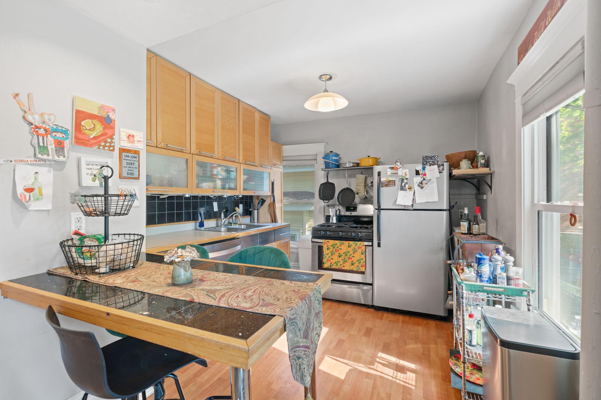 49-web-or-mls-2305 Garfield Ave-49.jpg