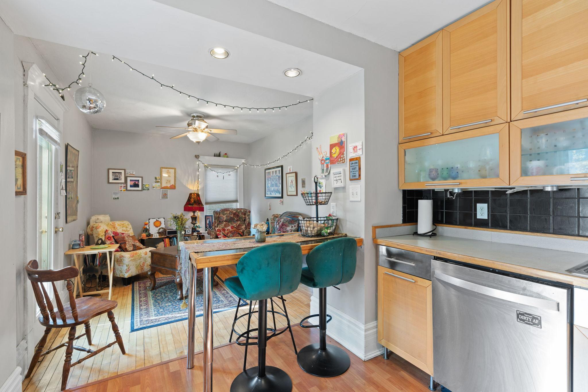 52-web-or-mls-2305 Garfield Ave-52.jpg