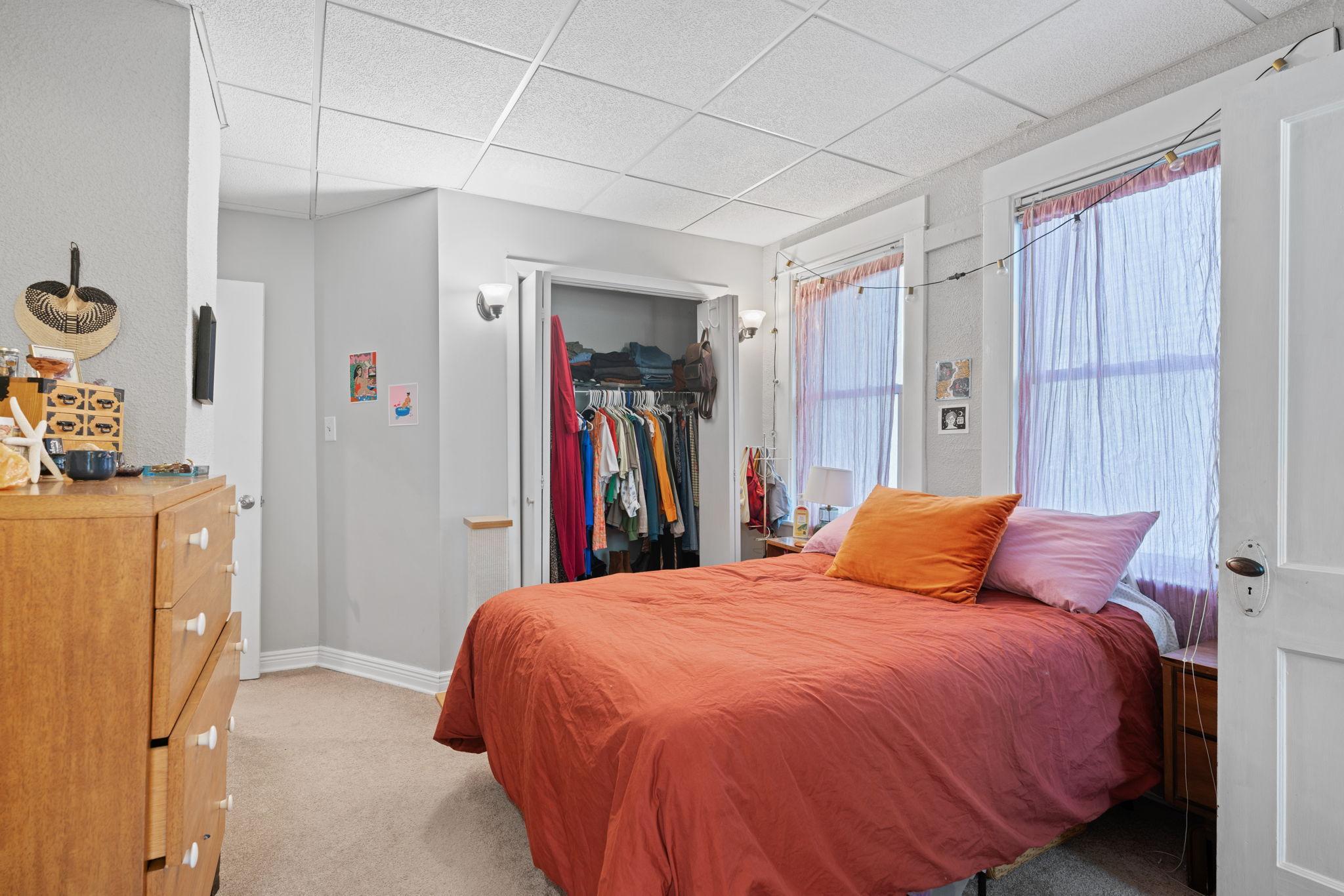 40-web-or-mls-2305 Garfield Ave-40.jpg
