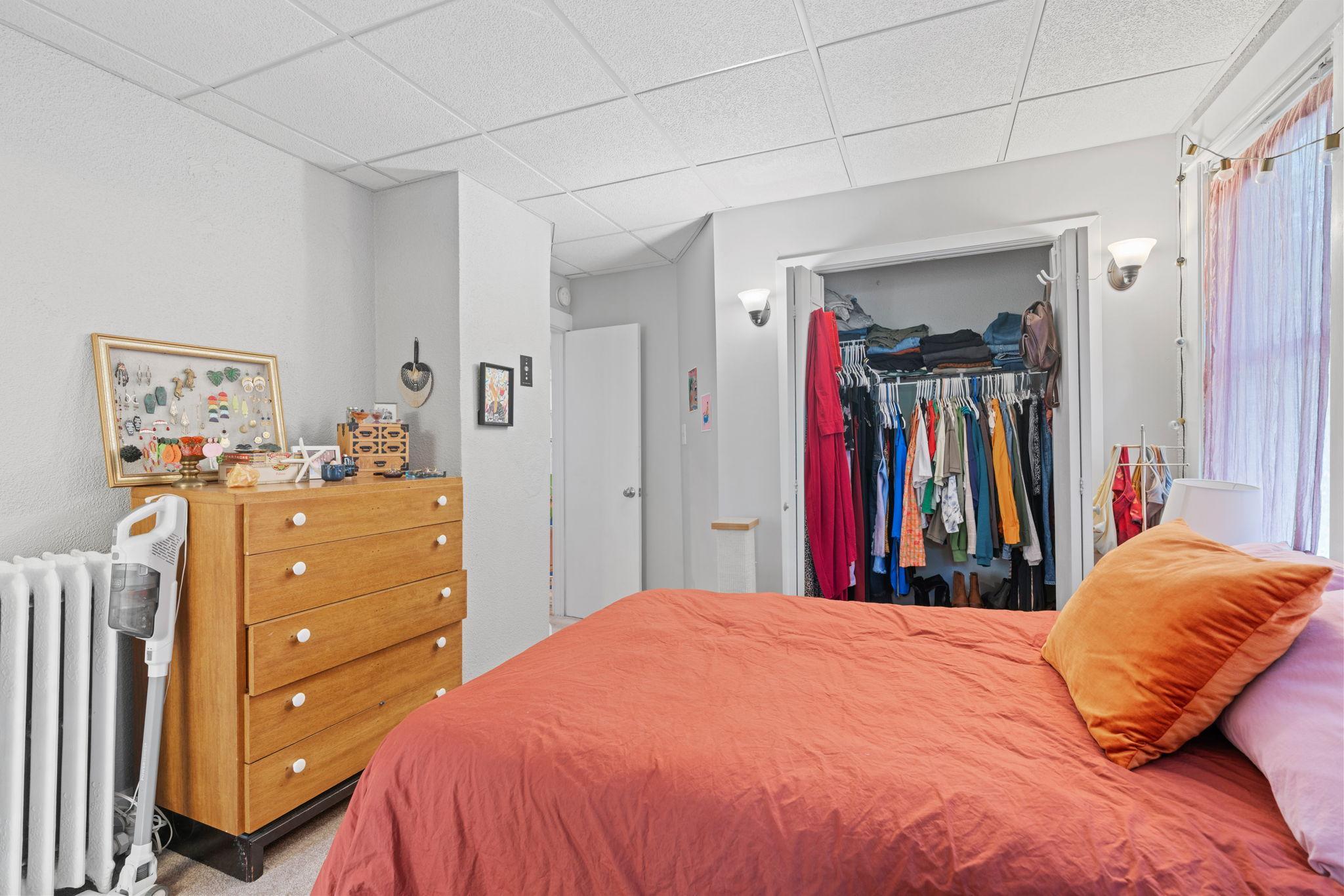 41-web-or-mls-2305 Garfield Ave-41.jpg