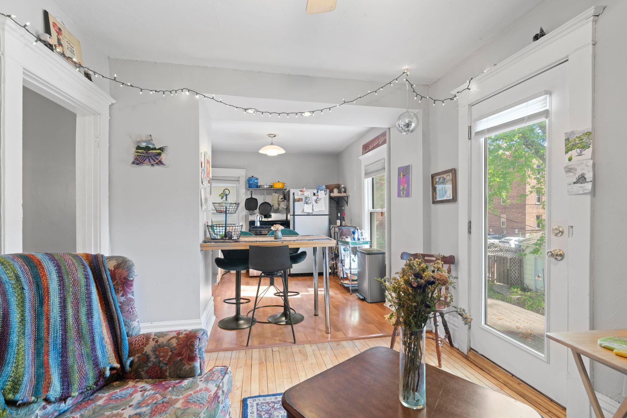 48-web-or-mls-2305 Garfield Ave-48.jpg