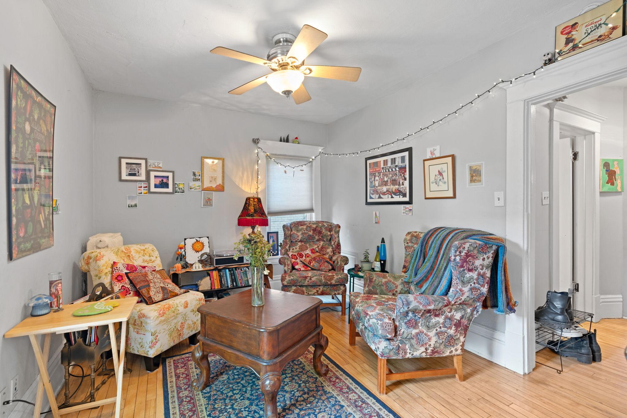 47-web-or-mls-2305 Garfield Ave-47.jpg