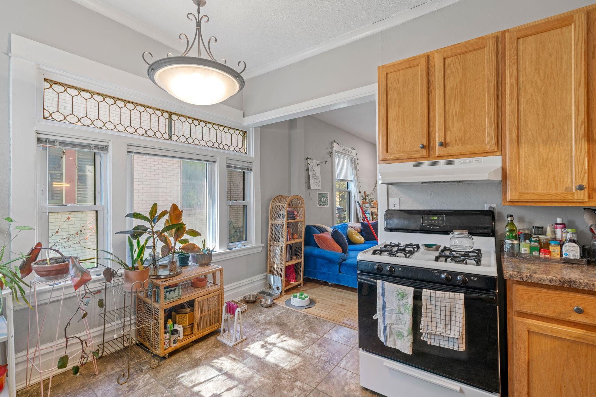 38-web-or-mls-2305 Garfield Ave-38.jpg