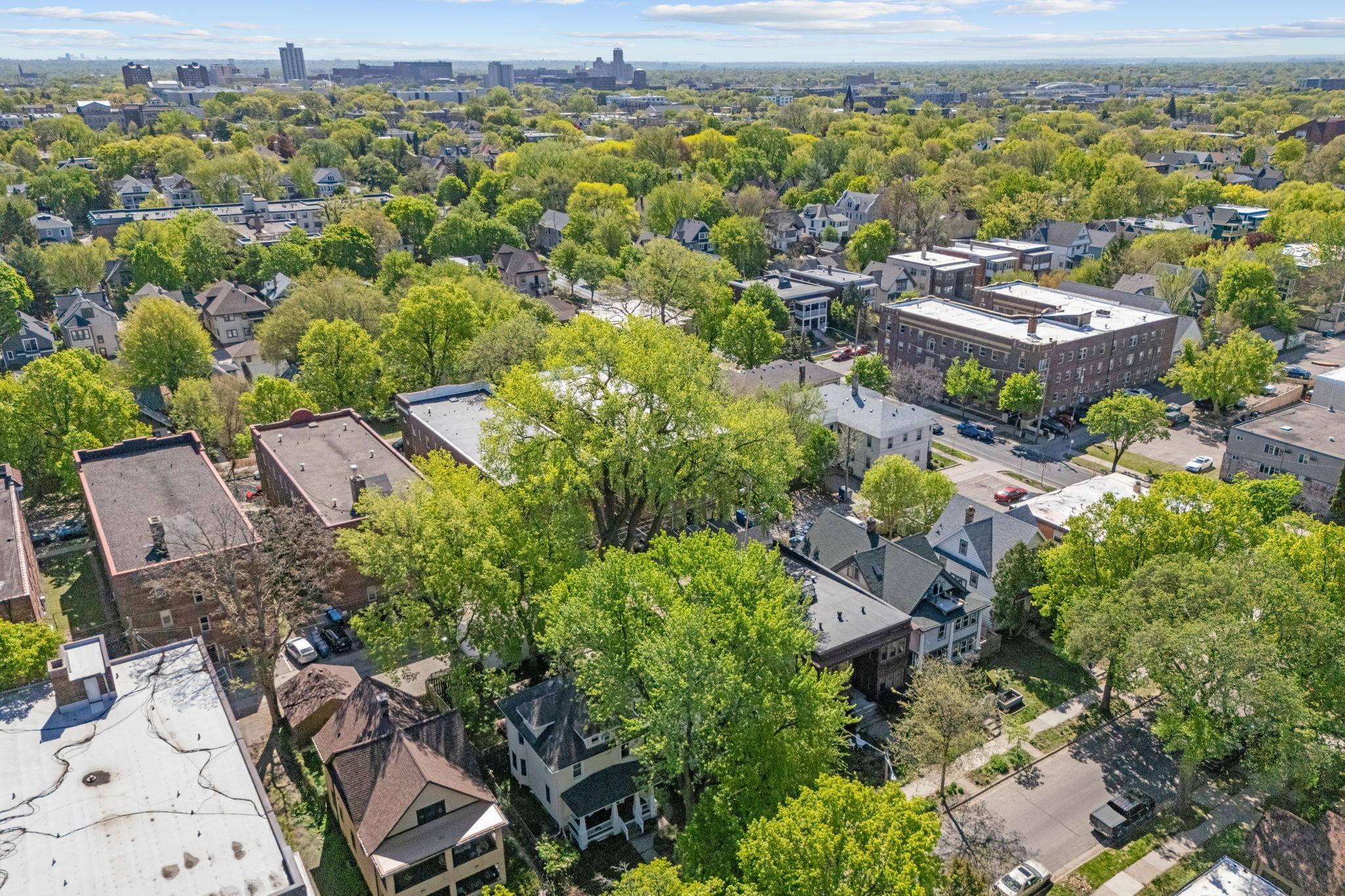 16-web-or-mls-2305 Garfield Ave-16.jpg