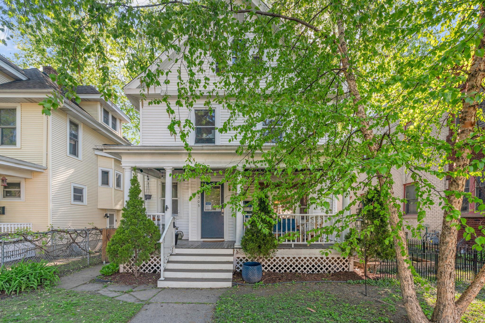 2-web-or-mls-2305 Garfield Ave-2.jpg