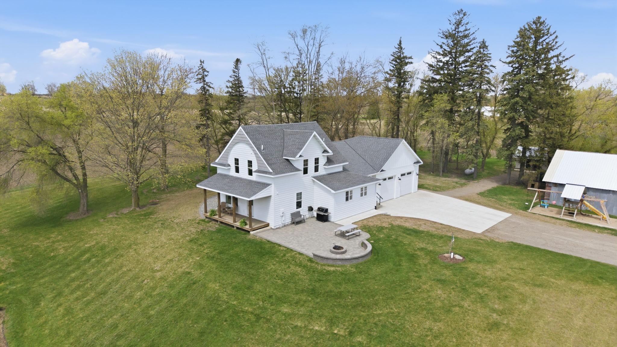 Welcome to the Country on 5.8 Acres!