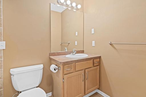 712 Stewart Avenue, Saint Paul, MN 55102